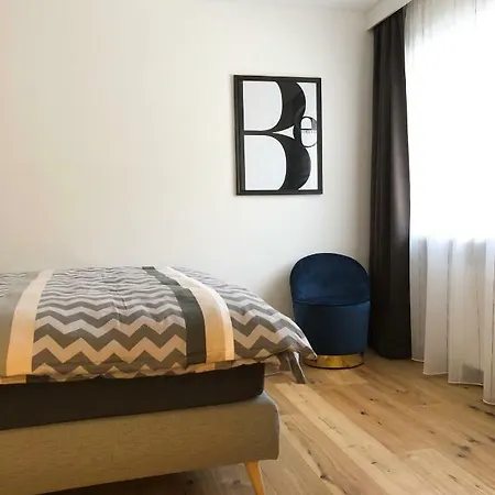 Traditionell-modernes Haus In Hoetting Feriehus